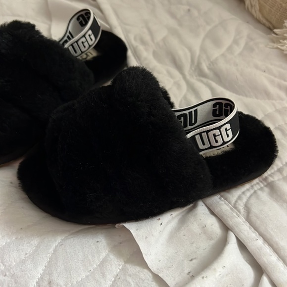 New T fluff Ugg Slides - Picture 2 of 3